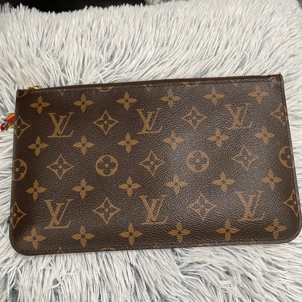 Louis Vuitton Pochette